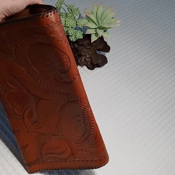 Handcrafted Hand Tooled Leather Clutch Chestnut Brown Tropical Leaf Design - Picture 13 of 13